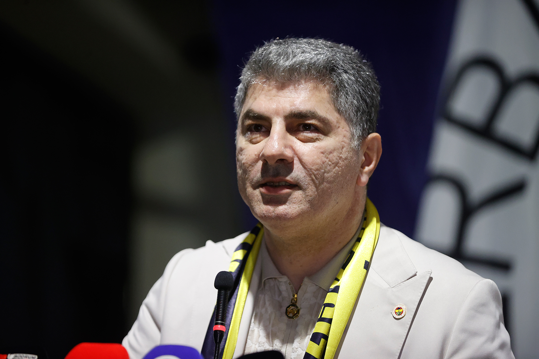 Safi'den Seçim Öncesi Büyük Şov: Lewandowski ve Çalhanoğlu'nu Cepten Çıkardı!