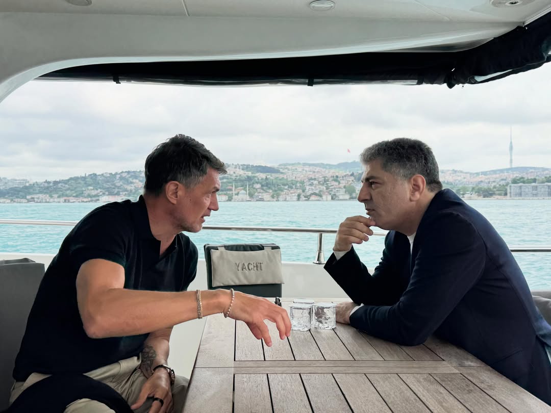 Maldini'den Hakan Safi'ye "Tanıdık Geliyor Ama Kimdi Bu?" Ayarı: Fener'e Mi, Kahveye Mi Geliyor Belli Değil!