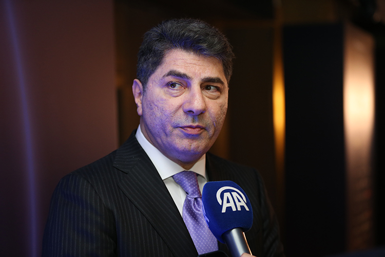 Ve Hakan Safi, Fenerbahçe başkanlığı için adaylık şartını duyurdu: 