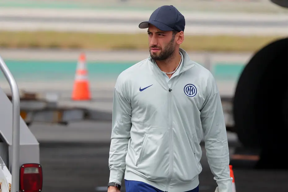 Galatasaray'a Hakan Çalhanoğlu müjdesi: Inter ayrılığa hazırlanıyor - 6 Galatasaray'a Hakan Çalhanoğlu müjdesi: Inter ayrılığa hazırlanıyor - 6