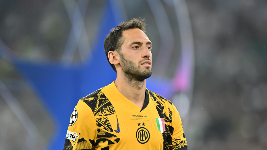 Galatasaray için Hakan Çalhanoğlu duyuruldu: İşte sözleşme detayları - 2 Galatasaray için Hakan Çalhanoğlu duyuruldu: İşte sözleşme detayları - 2