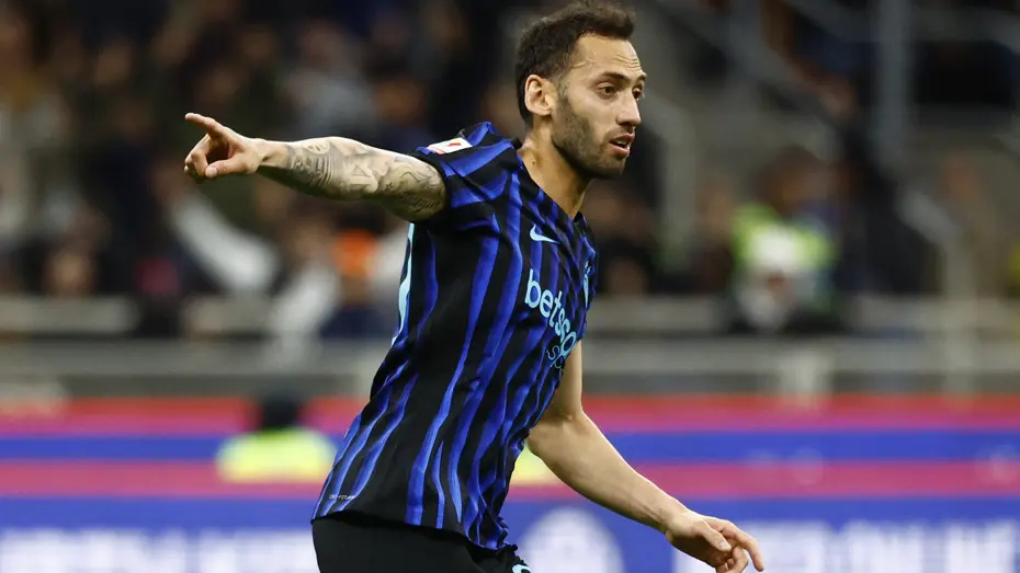 Hakan Çalhanoğlu tek başına yetti: Inter final biletini kaptı - 2