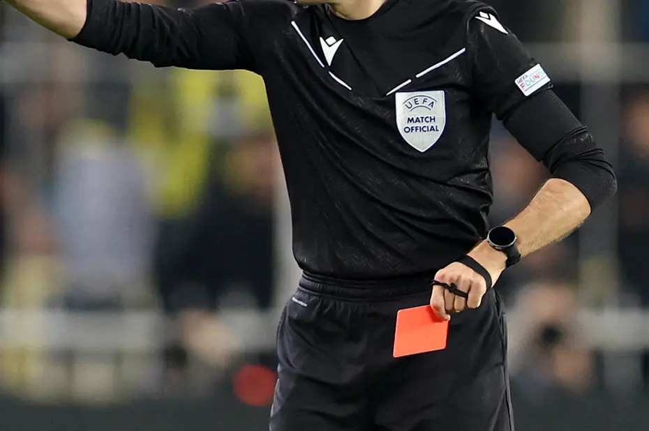 VAR sisteminde devrim niteliğinde değişiklik: Futbolun ayarlarıyla oynayacak 4 madde - 3 VAR sisteminde devrim niteliğinde değişiklik: Futbolun ayarlarıyla oynayacak 4 madde - 3