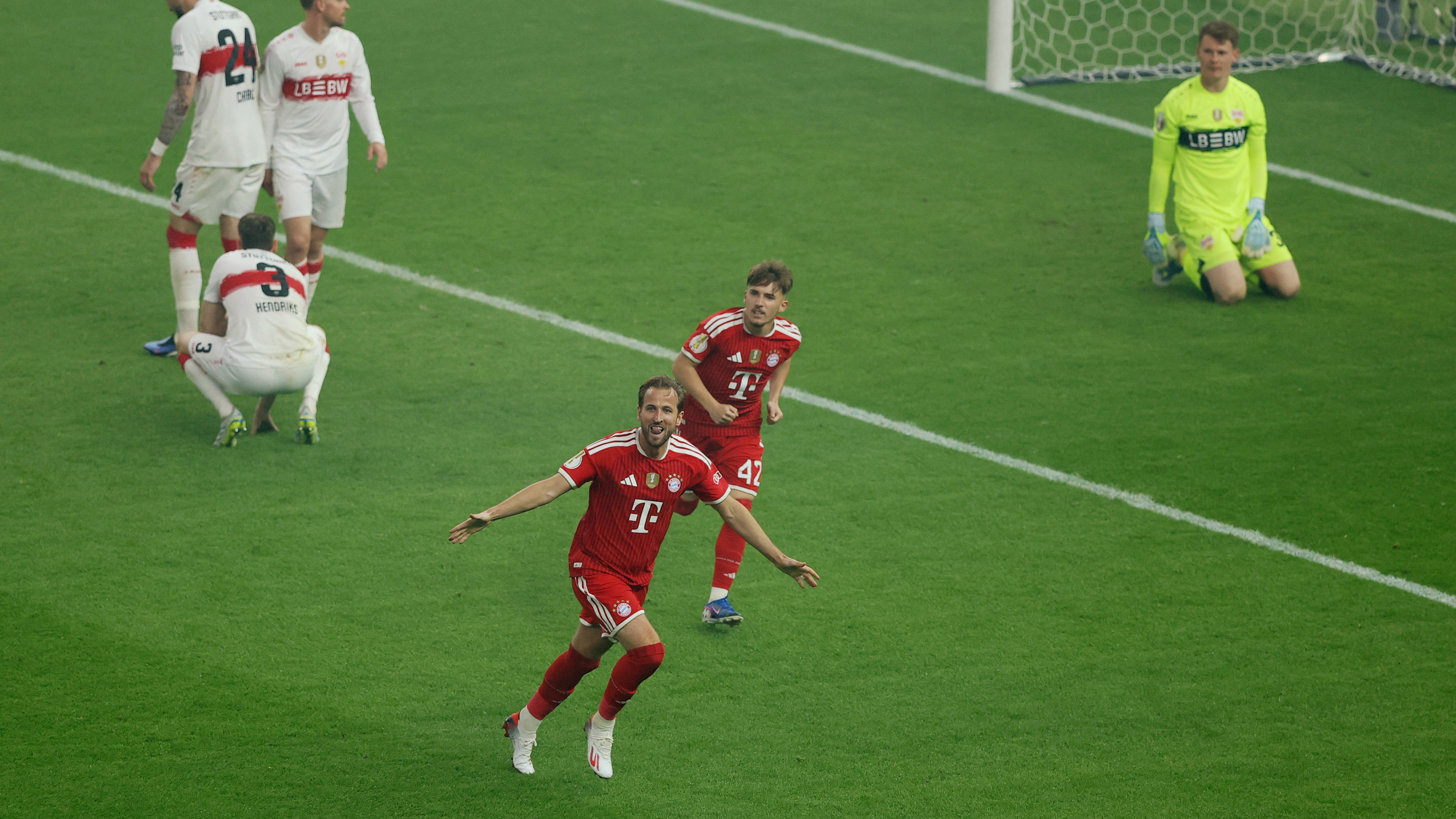 Harry Kane: Bayern'in Yeni Kupa Koleksiyoncusu, Hem de Tek Başına!