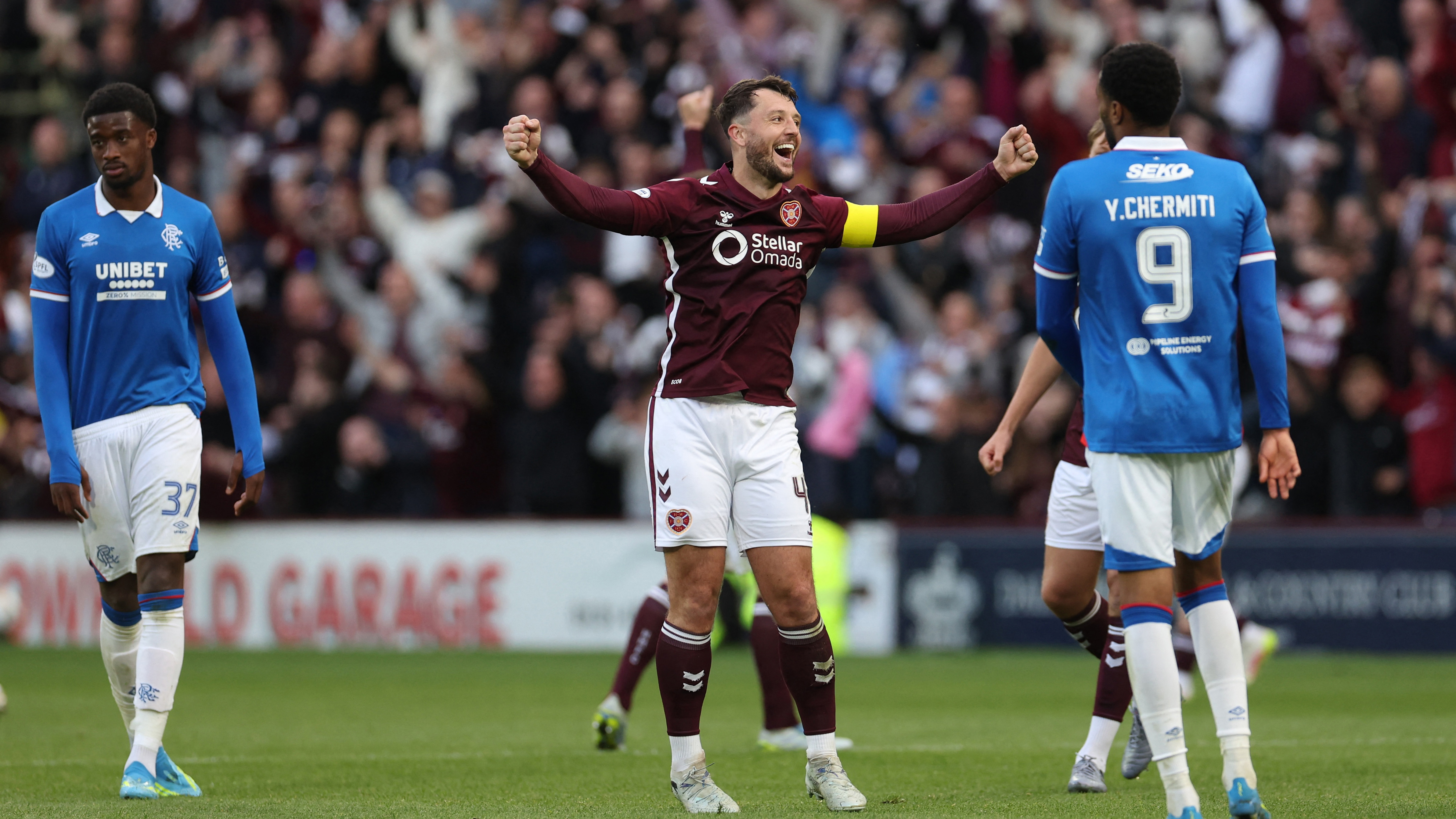 Hearts, 41 yıllık hegemonyayı devirmeye bir adım daha yaklaştı