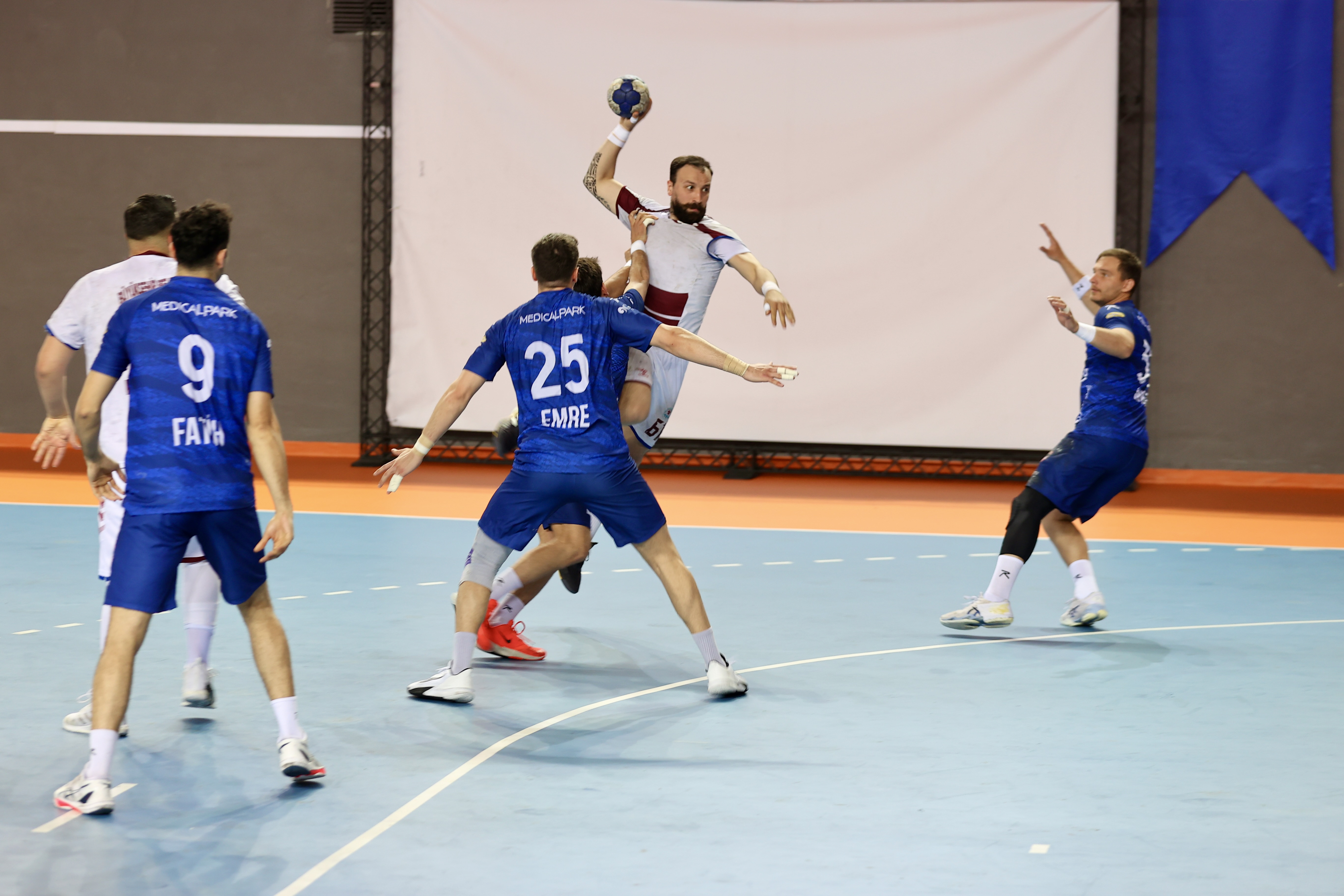 İstanbul Gençlik, Trabzon Büyükşehir Belediyespor'u devirdi