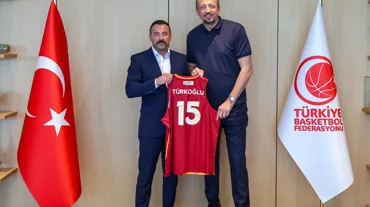 Galatasaray'ndan TBF Başkanı Hidayet Türkoğlu'na ziyaret