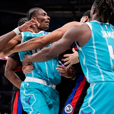 NBA'de saha karıştı, büyük kavga çıktı! Toplam 5 kişi ihraç edildi