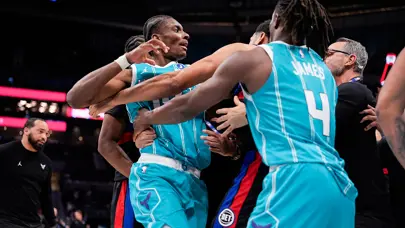 NBA'de saha karıştı, büyük kavga çıktı! Toplam 5 kişi ihraç edildi