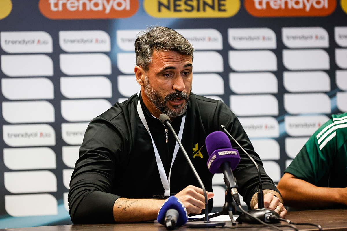 Hugo Almeida gönderildi, yeri hemen doldu: "Maddi açıdan küçülmeye gittik"