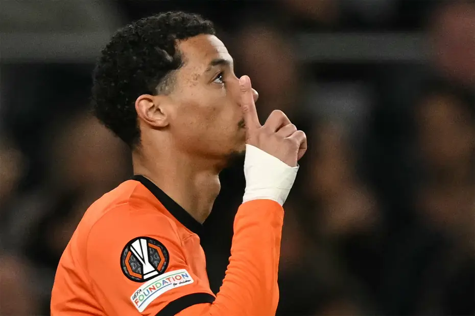 Liverpool 250 milyon barajını geçecek: Yaz transfer döneminin bombası patlıyor - 3 Liverpool 250 milyon barajını geçecek: Yaz transfer döneminin bombası patlıyor - 3