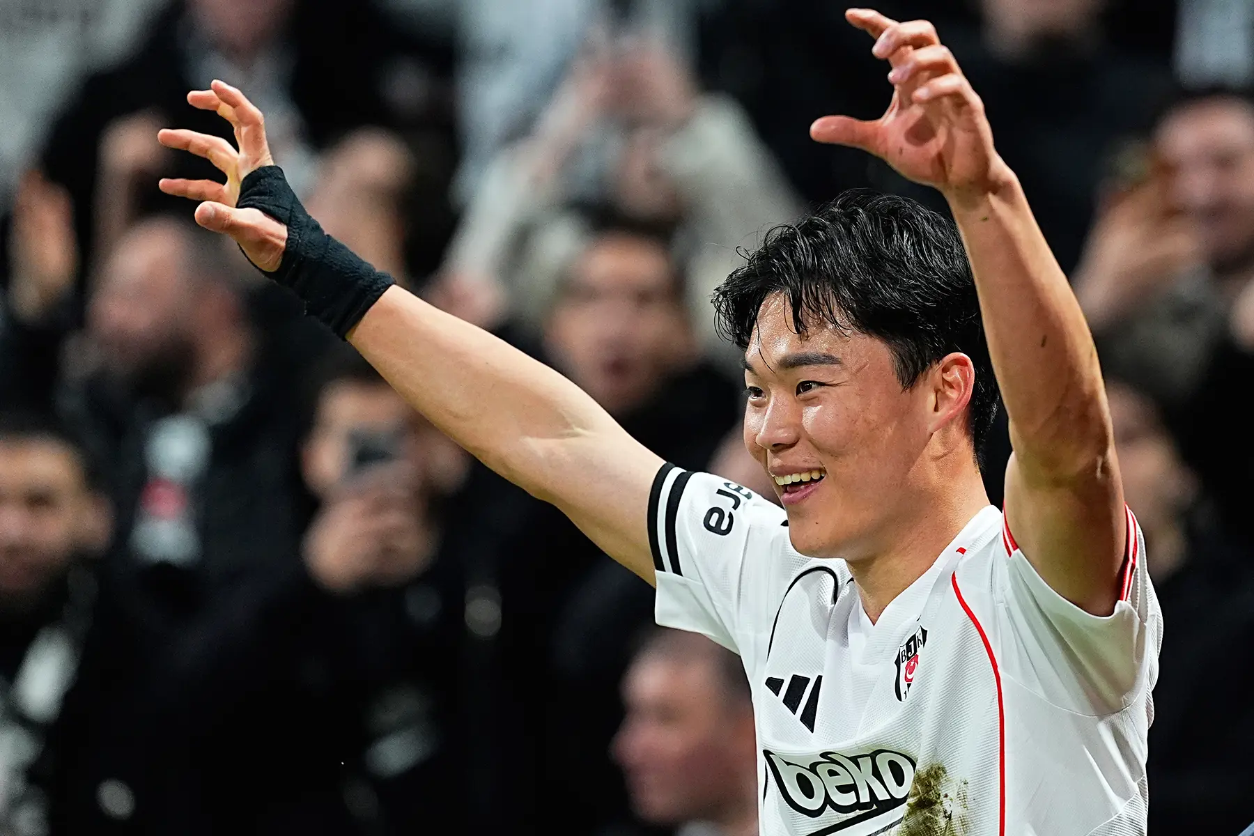 Beşiktaş maçı bittiği gibi Hyeon-gyu Oh'u duyurdular! Güney Kore'de yer yerinden oynadı
