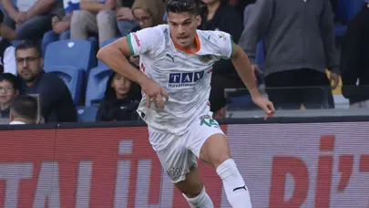 Babasının oğlu Ianis Hagi: Attığı frikik golü efsaneyi hatırlattı