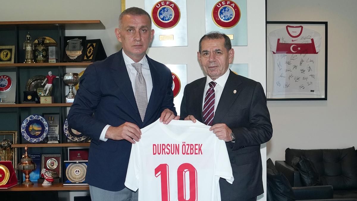 Dursun Abi'den İbrahim Başkan'a Ziyaret: Forma da Kapmış!