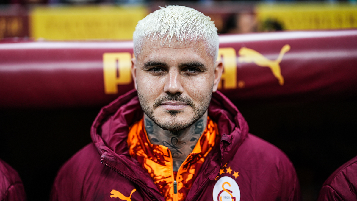 Yeni sezonda kırmızı-beyazlı formayı sırtına geçiriyor