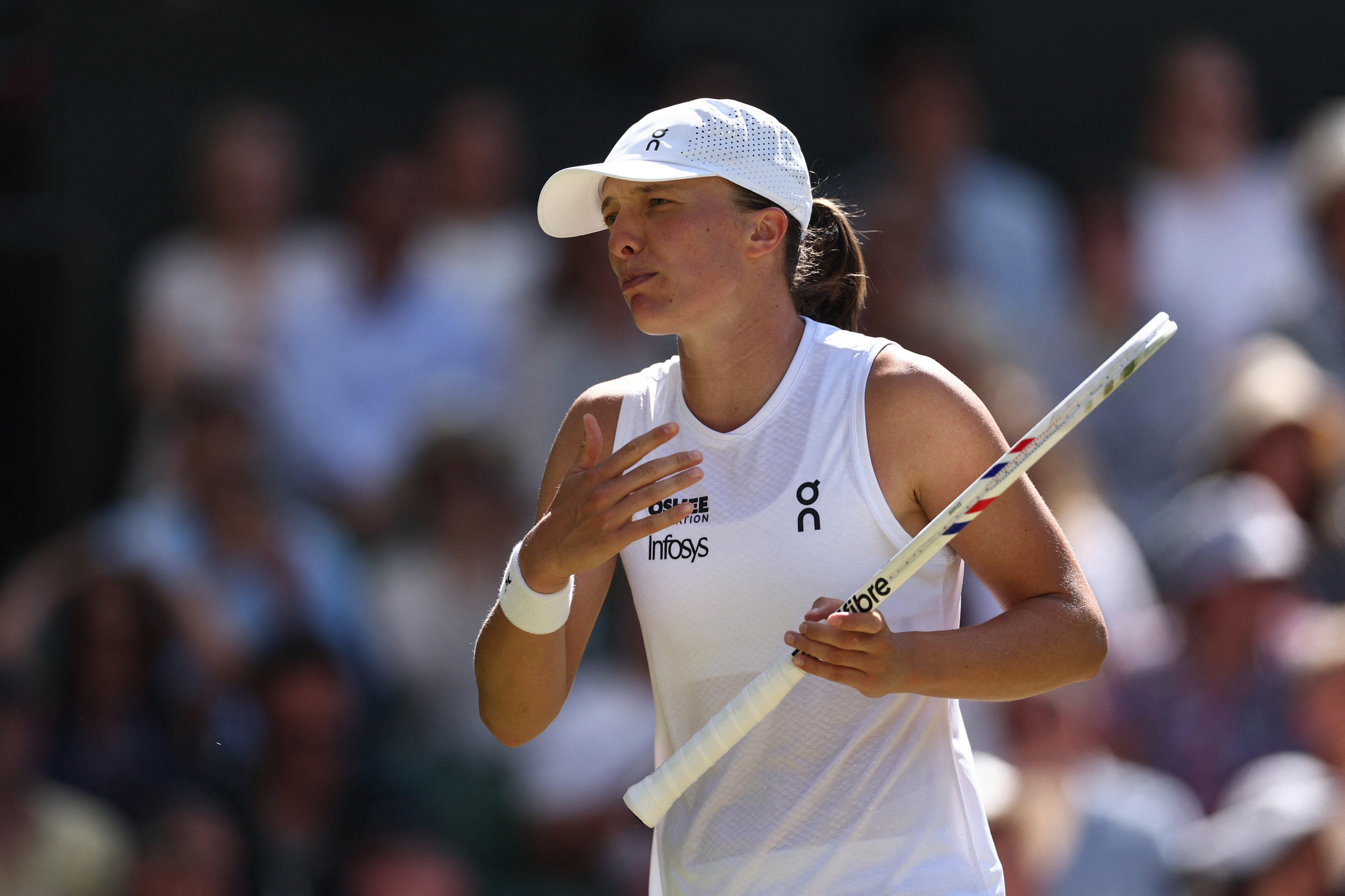 Wimbledon'da Iga Swiatek elendi, Alexander Zverev son 16 turuna kaldı