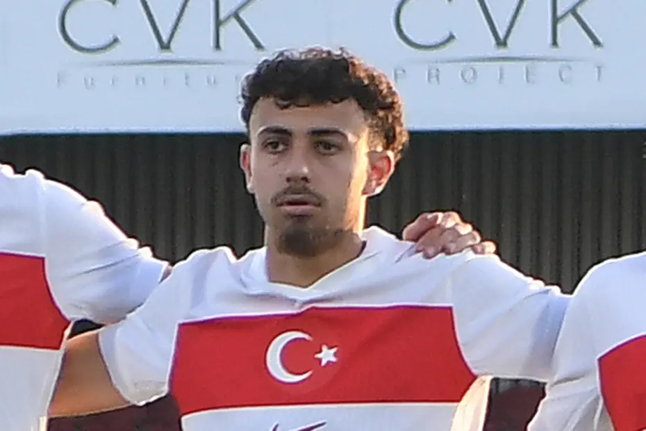 Beşiktaş'tan transferde sürpriz! Ümit Milli futbolcu için görüşmeler başladı - 3 Beşiktaş'tan transferde sürpriz! Ümit Milli futbolcu için görüşmeler başladı - 3