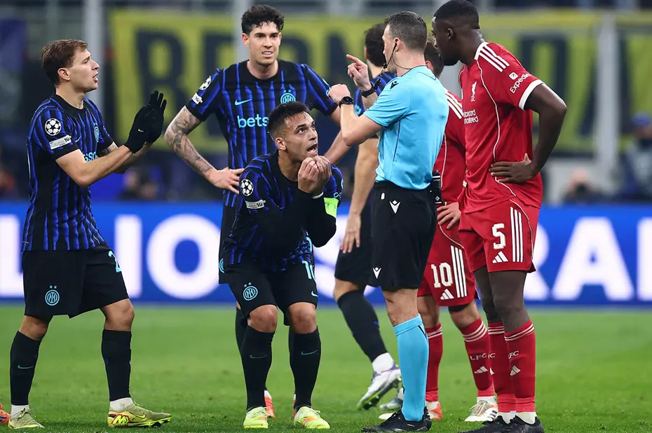 Hakan Çalhanoğlu'nun kabusu yaşadığı maçta olay karar! Şampiyonlar Ligi'nde hakemi yerin dibine soktular - 2