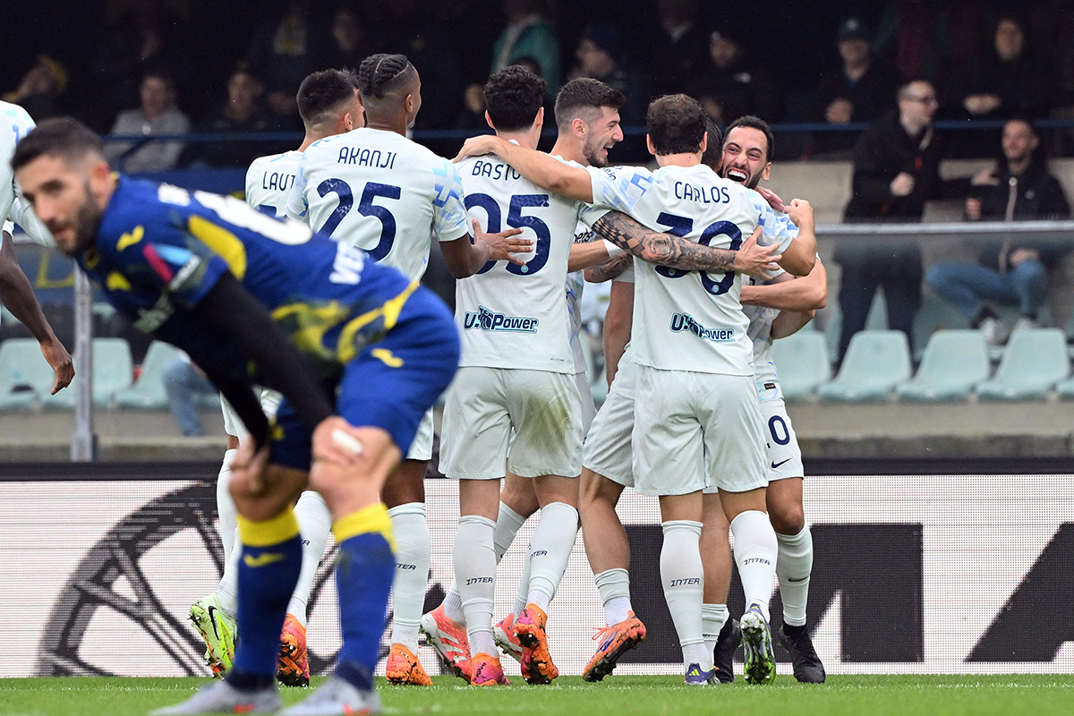 Açan bir daha bakıyor: Hakan Çalhanoğlu'nun asistinde Puskas Ödülü'ne aday gol