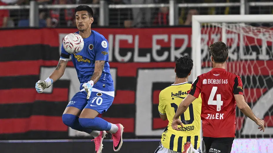 Fenerbahçe maçına damga vuran İrfan Can Eğribayat: "Takım arkadaşlarımı uyardım" - 3
