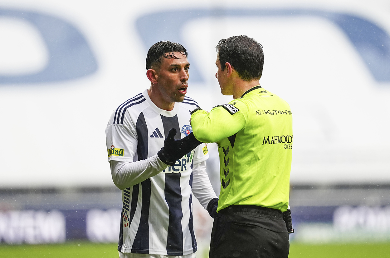 İrfan Can Kahveci Beşiktaş maçında yok