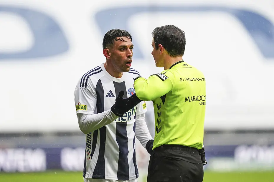 İrfan Can Kahveci Beşiktaş maçında yok