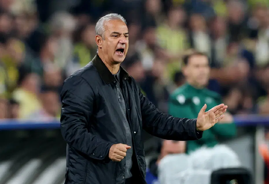 Fenerbahçe tribünlerinde "İsmail Kartal istifa" tezahüratları - 2
