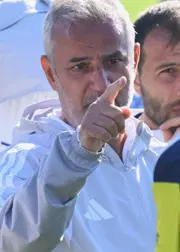 Asensio ve Kerem'in yerine kimleri oynatacağı belli olduAsensio ve Kerem'in yerine kimleri oynatacağı belli oldu