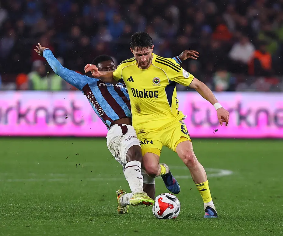 Trio'dan olay yorum! Kırmızı kart atlandı, goller öncesi el ve faul var mı? (Trabzonspor-Fenerbahçe) - 2 Trio'dan olay yorum! Kırmızı kart atlandı, goller öncesi el ve faul var mı? (Trabzonspor-Fenerbahçe) - 2