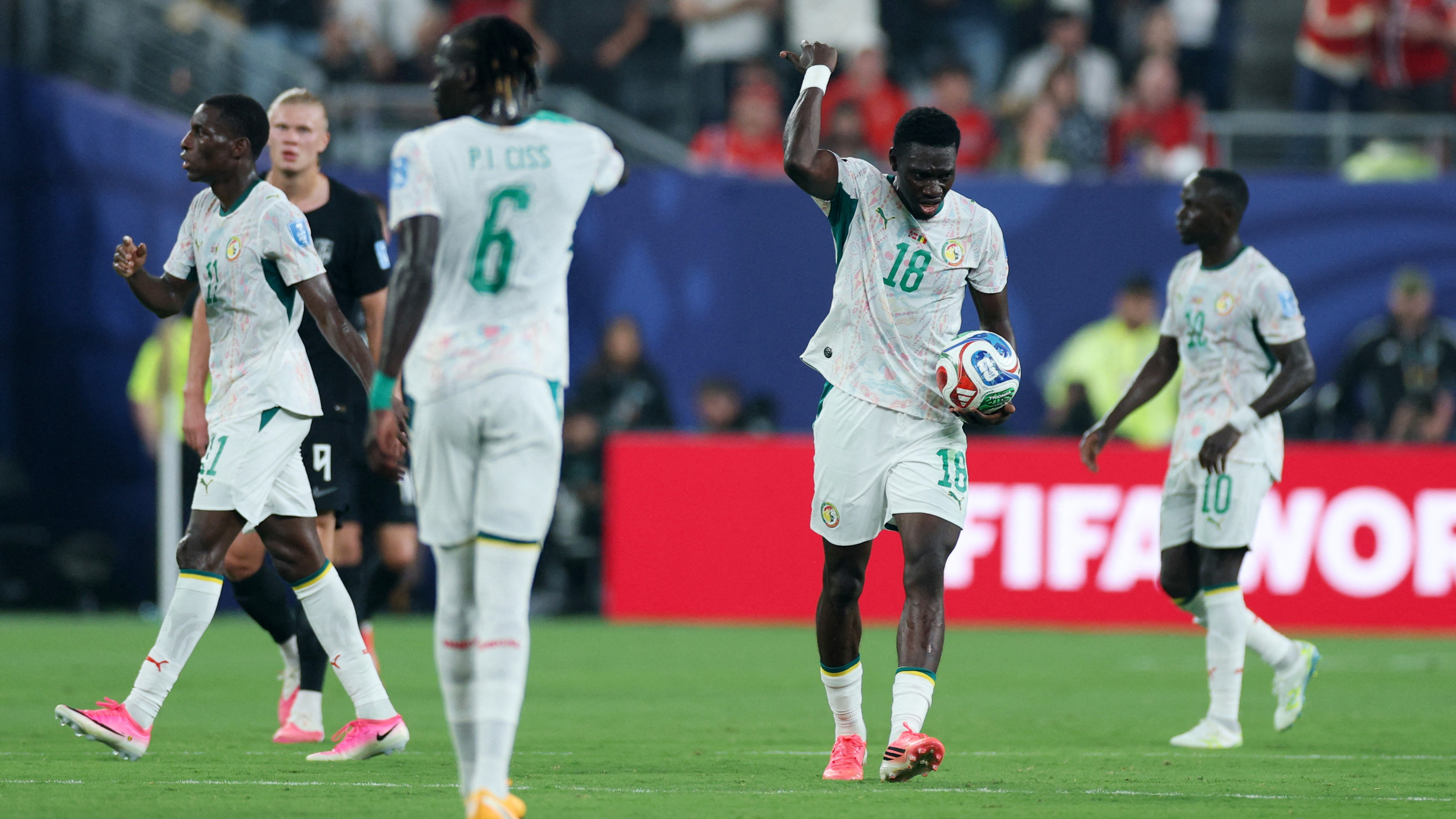 Senegal-Irak Maçı: Toronto'da 'Sıfırın Kahramanları' Sahada!