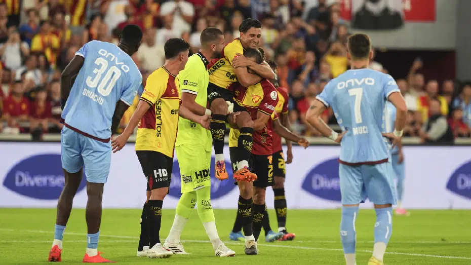 İsmail Köybaşı, yeşil sahalara veda etti: Gözyaşlarını tutamadı - 4
