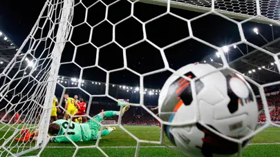 Dünya Kupası Elemeleri'nde hakem skandalı: "Tam bir soygun"