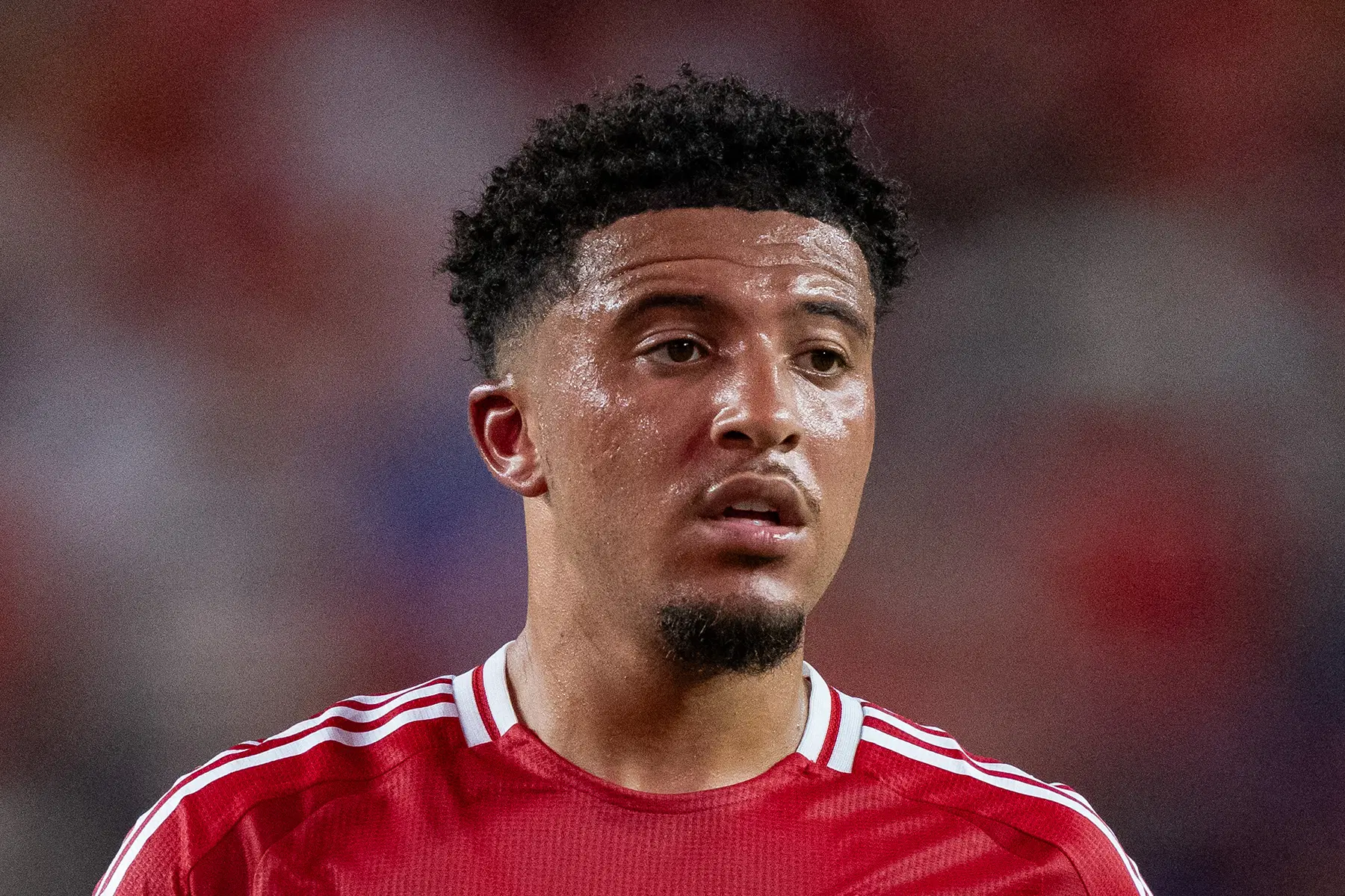 Jadon Sancho'nun dünyası başına yıkıldı