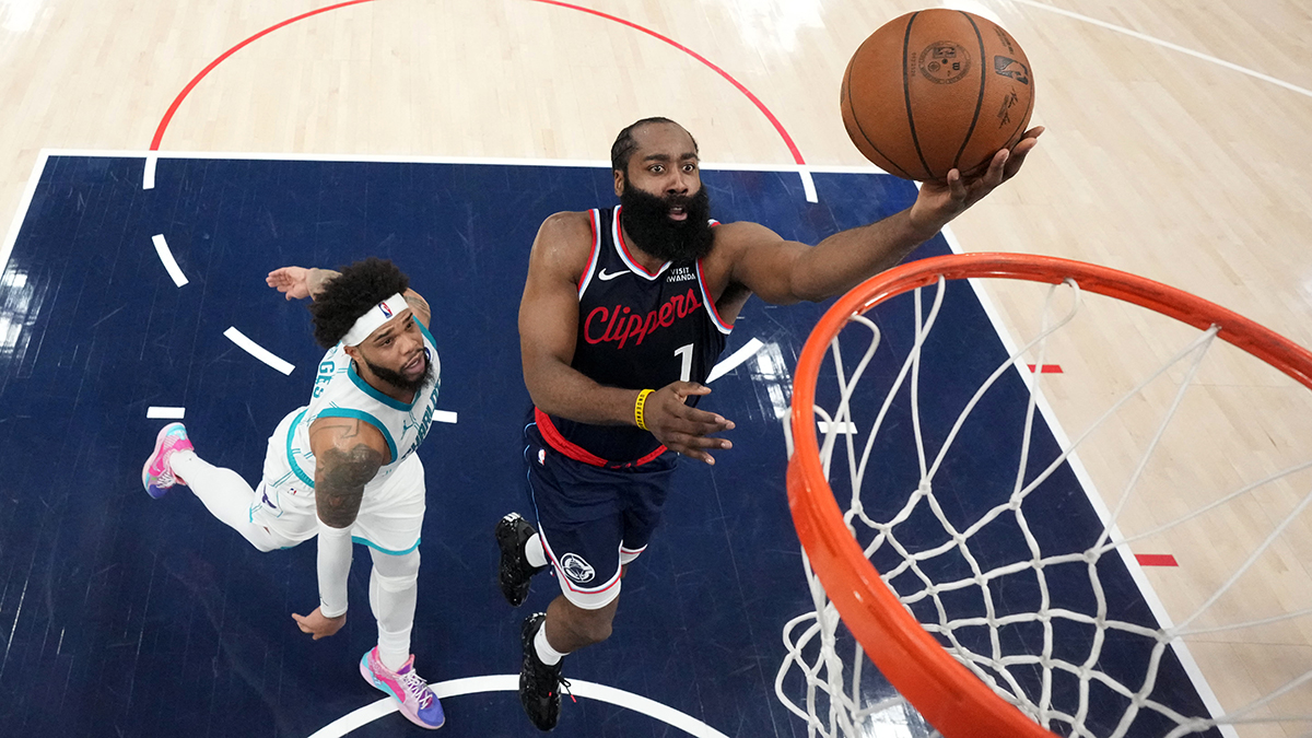James Harden, NBA tarihinin en skorerleri sıralamasında bir efsaneyi daha geçti