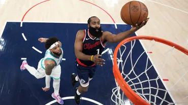 James Harden, NBA tarihinin en skorerleri sıralamasında bir efsaneyi daha geçti