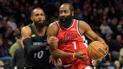 James Harden 34 sayı attığı maçta NBA tarihine geçti James Harden 34 sayı attığı maçta NBA tarihine geçti