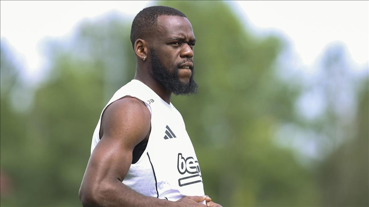 Beşiktaş'ta beklenen ayrılık geldi: Sözleşme fesh edildi