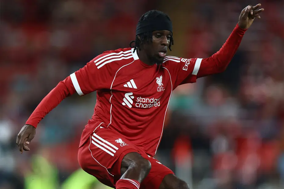 Liverpool'a yeni transferinden kötü haber geldi - 3
