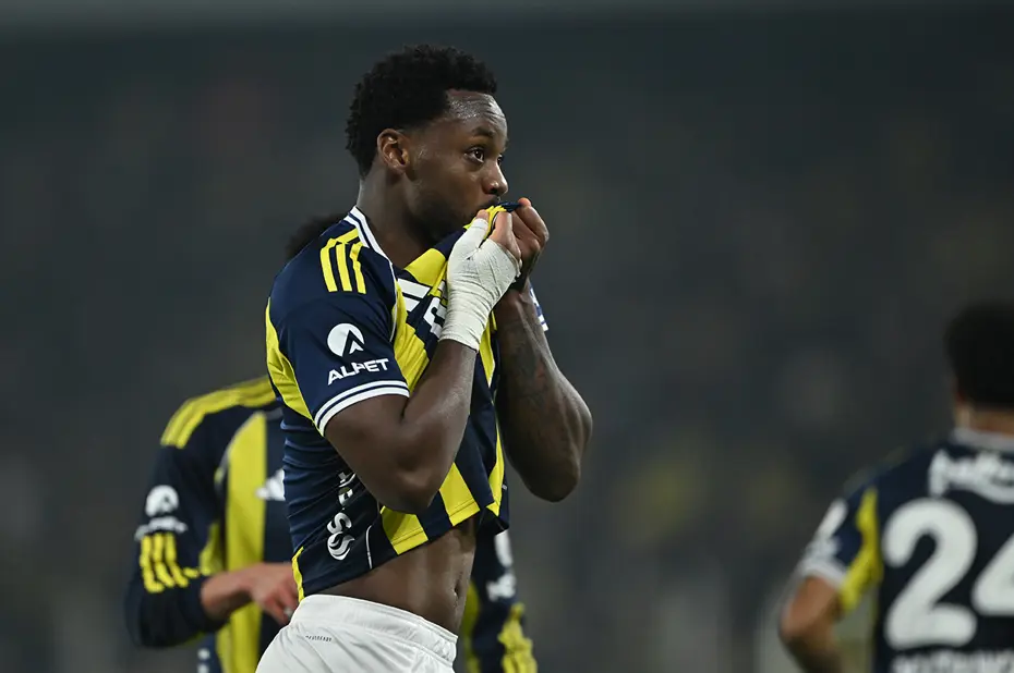 Jhon Duran'dan derbi yorumu: "Keşke 10 dakika daha olsaydı" - 3 Jhon Duran'dan derbi yorumu: "Keşke 10 dakika daha olsaydı" - 3