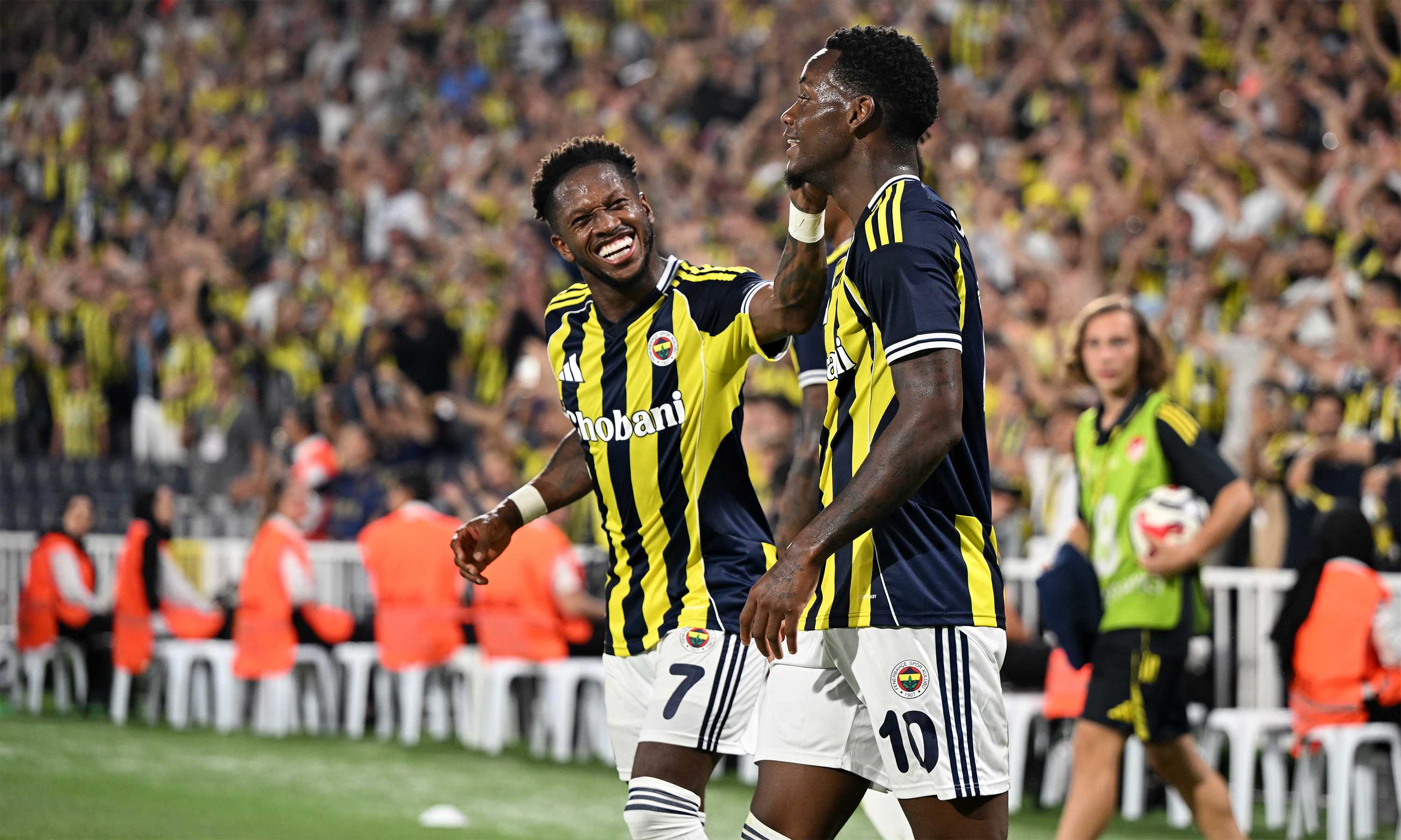 Feyenoord, Kadıköy'den çıkamadı:
Fenerbahçe evinde 5 golle turladı