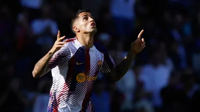 Joao Cancelo "Favorim Galatasaray" diyerek seçimini yaptı Joao Cancelo "Favorim Galatasaray" diyerek seçimini yaptı