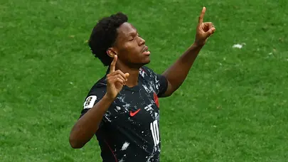 Trabzonspor'dan Jonathan David bombası! Teklife anında yanıt geldi Trabzonspor'dan Jonathan David bombası! Teklife anında yanıt geldi
