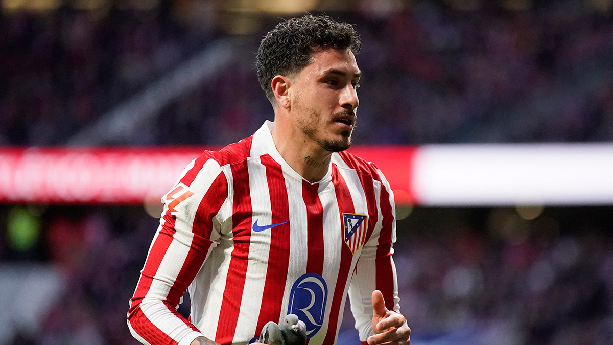 FENERBAHÇE İÇİN JOSE GIMENEZ İDDİASI Fenerbahçe'nin stoper havuzuna giren ismin Jose Gimenez olduğu öne sürüldü. İspanyol basını, Atletico Madrid'in sezon sonunda yollarını ayırmayı planladığı isimler arasında deneyimli savunmacının da olduğunu yazdı. 13 yıldır Atleti'de forma giyen Jose Gimenez'in bonservisi Fanatik'e göre 10 milyon euro civarında olacak.