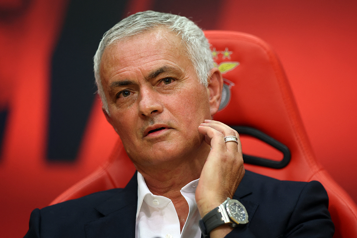 Mourinho Benfica'ya Geldi, İlk İşi Menüyü İstemek Oldu: Buyrun Sol Bek!