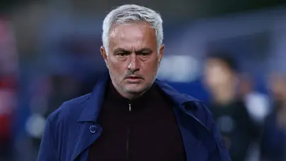 Mourinho'nun Benfica'sı sezonu namağlup 3. bitirdi: Şampiyonlar Ligi'nde yoklar Mourinho'nun Benfica'sı sezonu namağlup 3. bitirdi: Şampiyonlar Ligi'nde yoklar