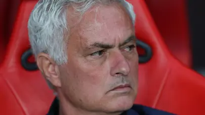 Mourinho'dan Aziz Yıldırım'a flaş telefon! İki cümle etti | Sporun manşetleri Mourinho'dan Aziz Yıldırım'a flaş telefon! İki cümle etti | Sporun manşetleri