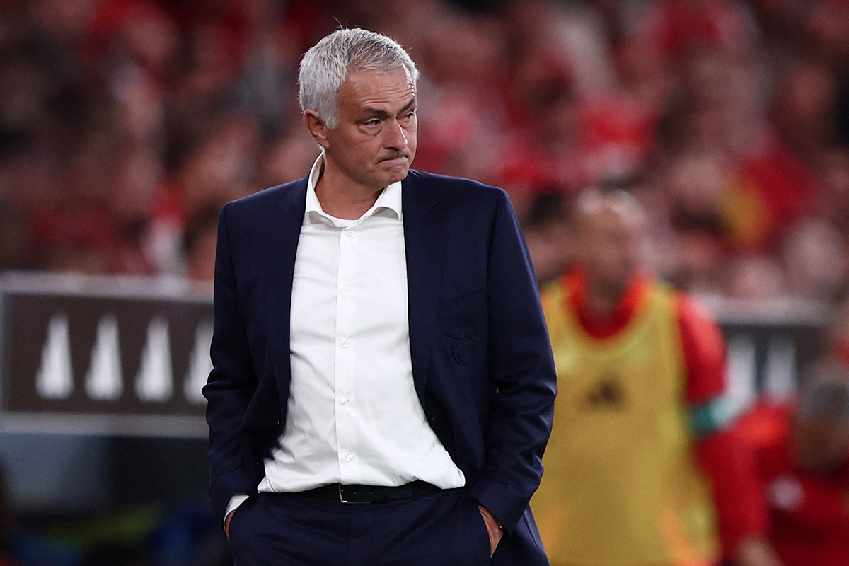 Benfica'da Derbi Öncesi 'Hasta La Vista' Kriz! Mourinho'nun Otobüsü Bu Kez Hastaneye Park Etti!