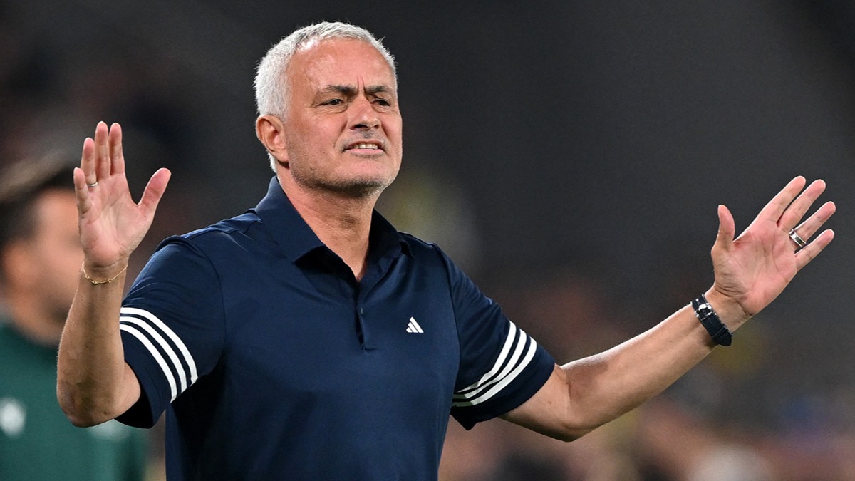 Mourinho'dan Mısır'a Kibarca Ret: "Kumda Oyun Oynamam!"