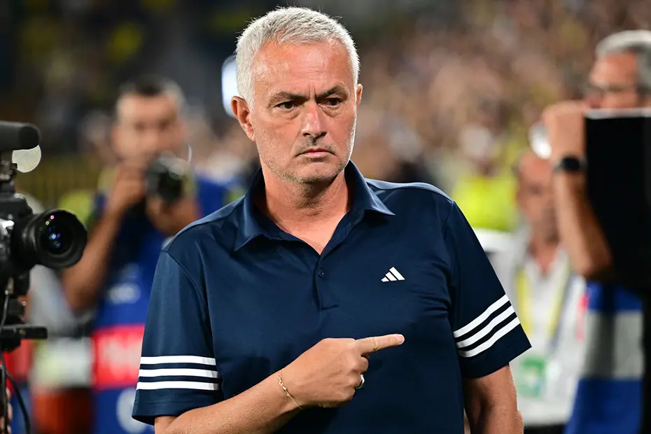 "Birisi Mourinho'ya rakibin 10 kişi kaldığını söylesin" | Spor yazarları Fenerbahçe için ne dedi? - 6