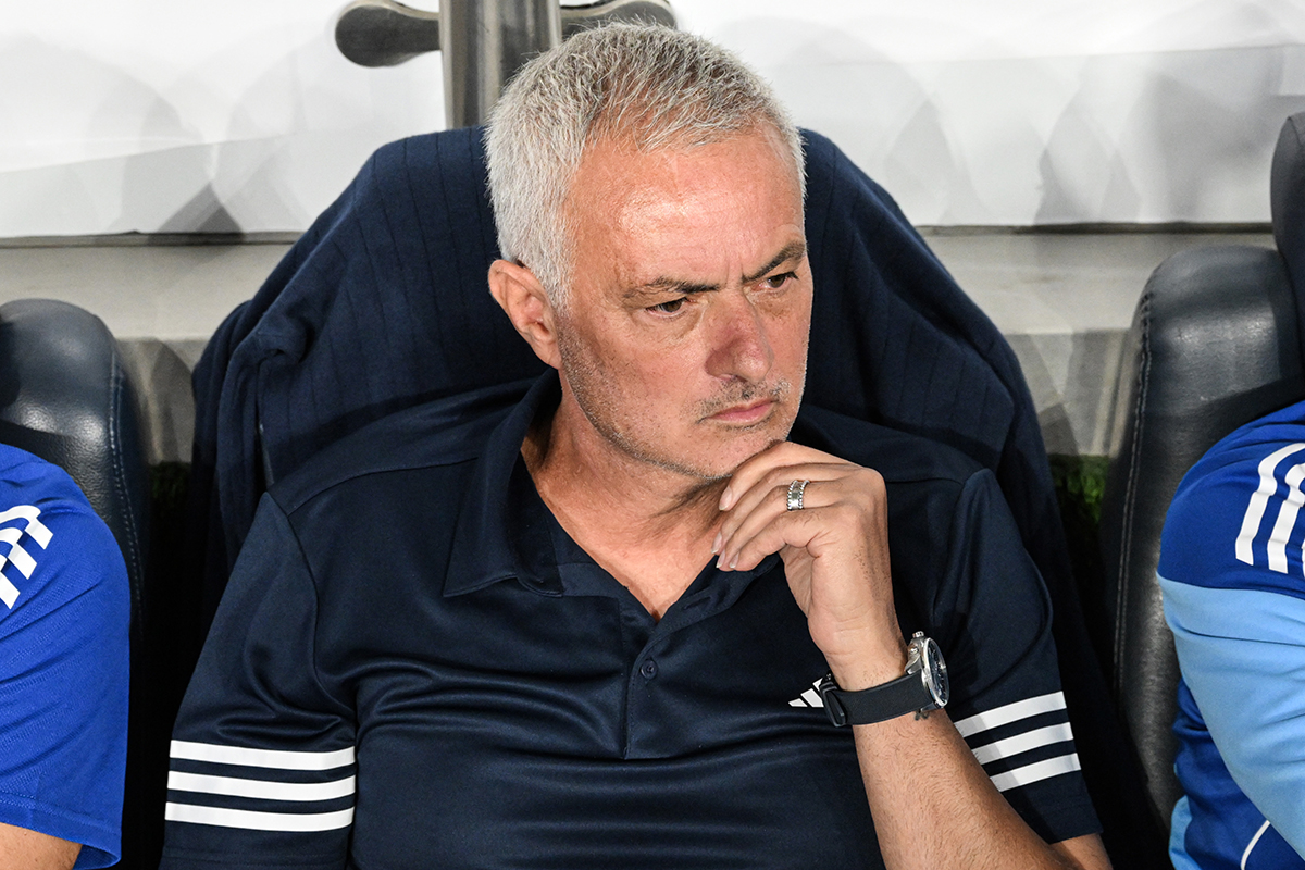 Fener'den 'Mourinho Gitti, Gölgesi Kaldı' Yalanlaması: Yok Öyle Bonus, Mounüs!